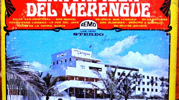 Era Famosa A LP record with 33 RPM, 10 inches, and with a good condition cover and vinyl. Un disco LP de 33 RPM, 10 pulgadas, y en...